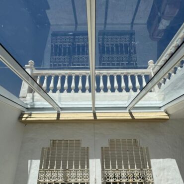 Techo fijo de cristal para máxima luminosidad