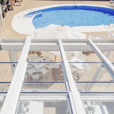 Techo móvil de cristal con apertura motorizada